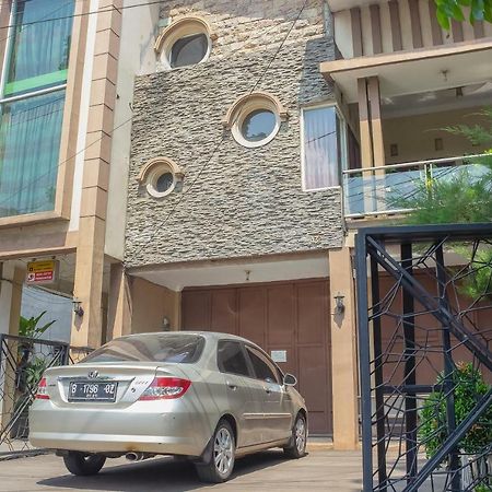 Reddoorz Syariah Near Pasar Modern Cikopo Hotel Karawang Exterior foto