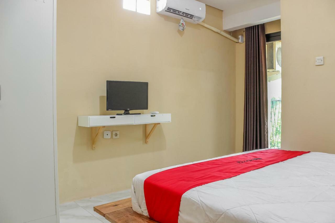 Reddoorz Syariah Near Pasar Modern Cikopo Hotel Karawang Exterior foto